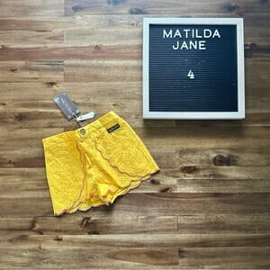 NWT Matilda Jane Enchanted Garden Yellow Eyelet Cotton Scalloped Ramona Shorts 4